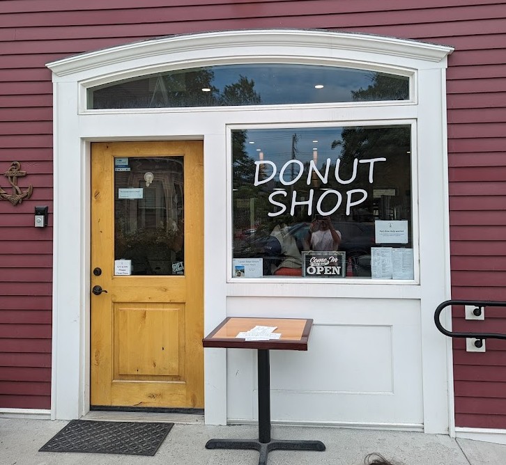 Your Donuts & Bakery front entrance